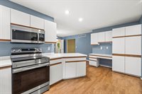 275 Fairway Drive, Iola, WI 54945