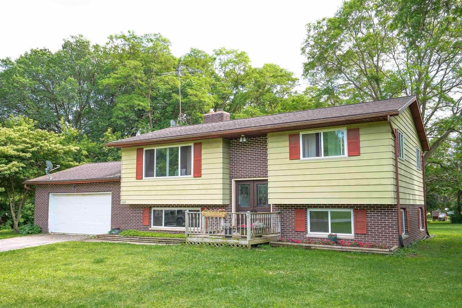 2743 Bluebird, Cottage Grove, WI 53527