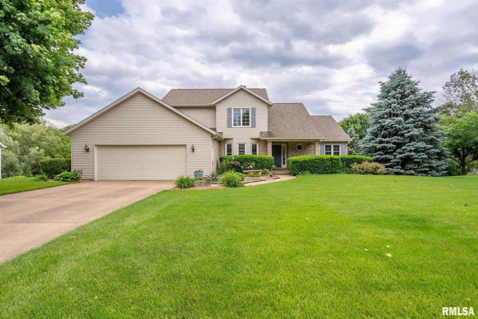 1010 Meadows Circle, Bettendorf, IA 52722