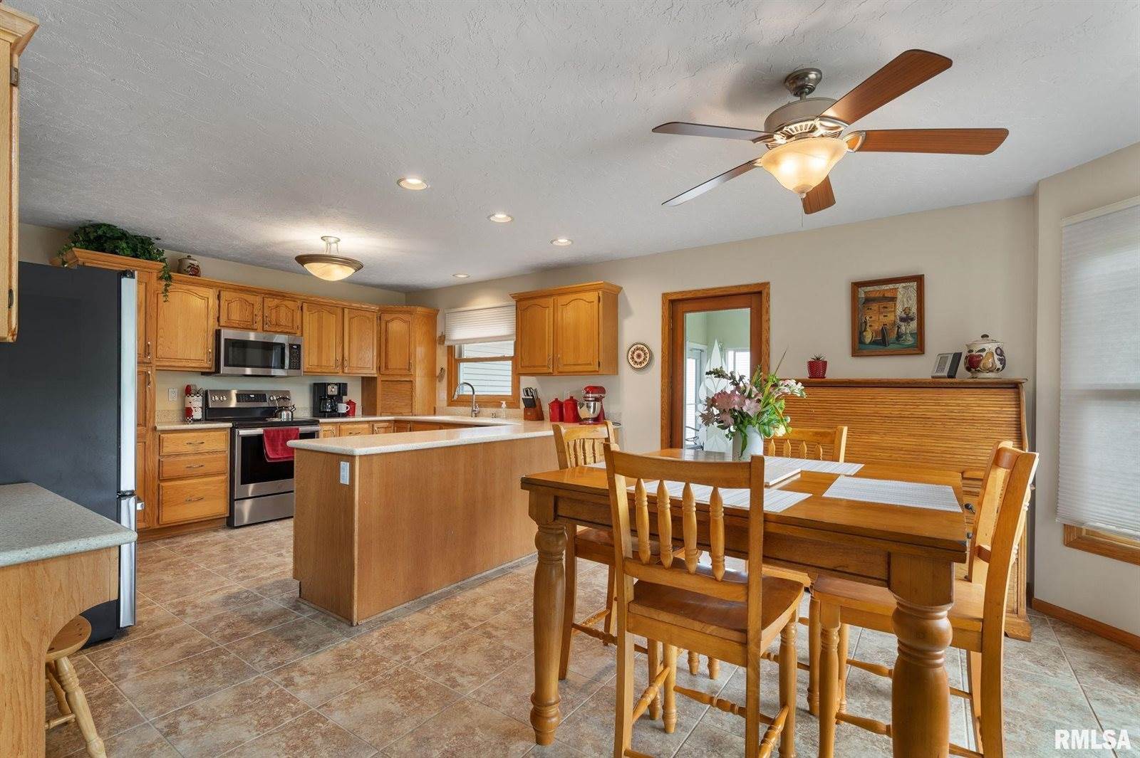 1010 Meadows Circle, Bettendorf, IA 52722