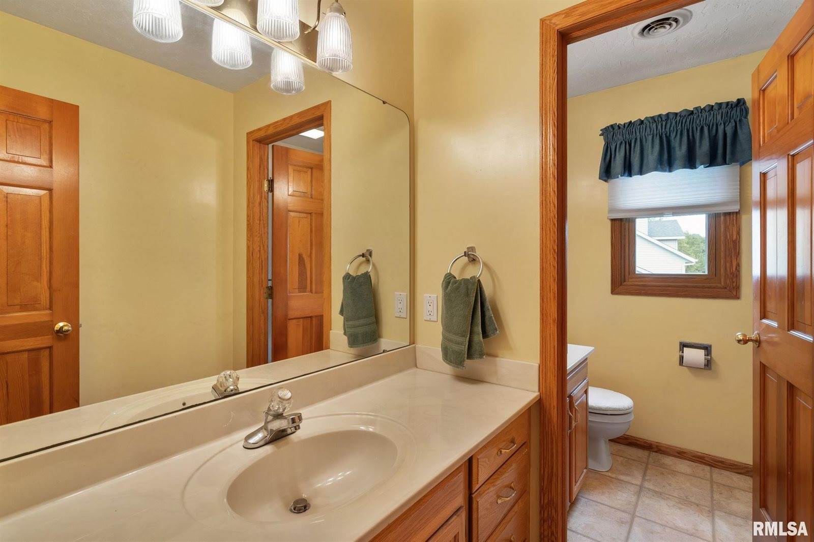 1010 Meadows Circle, Bettendorf, IA 52722