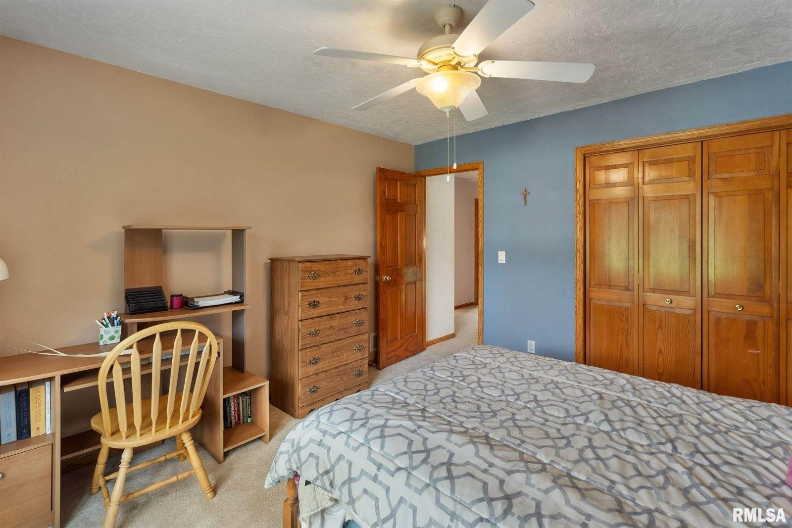 1010 Meadows Circle, Bettendorf, IA 52722