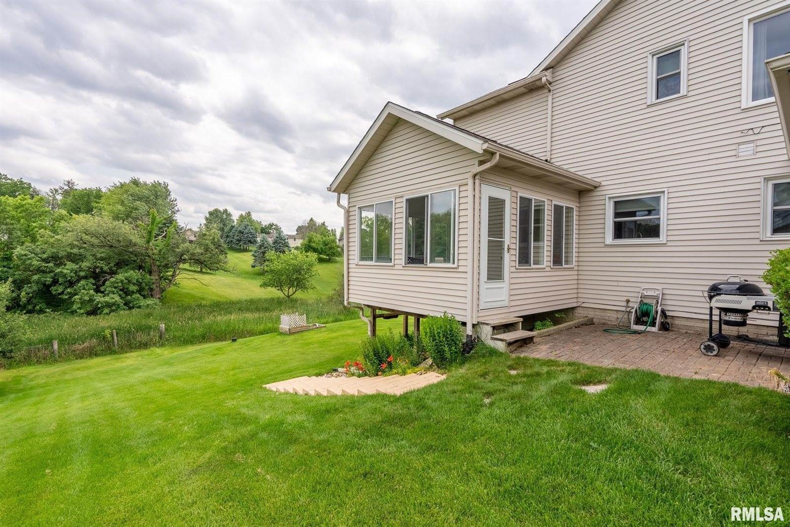1010 Meadows Circle, Bettendorf, IA 52722