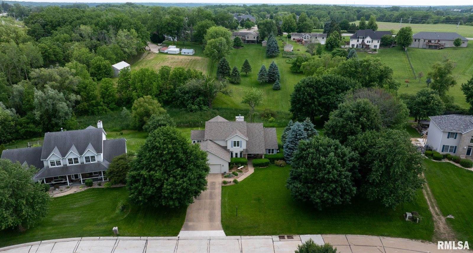 1010 Meadows Circle, Bettendorf, IA 52722