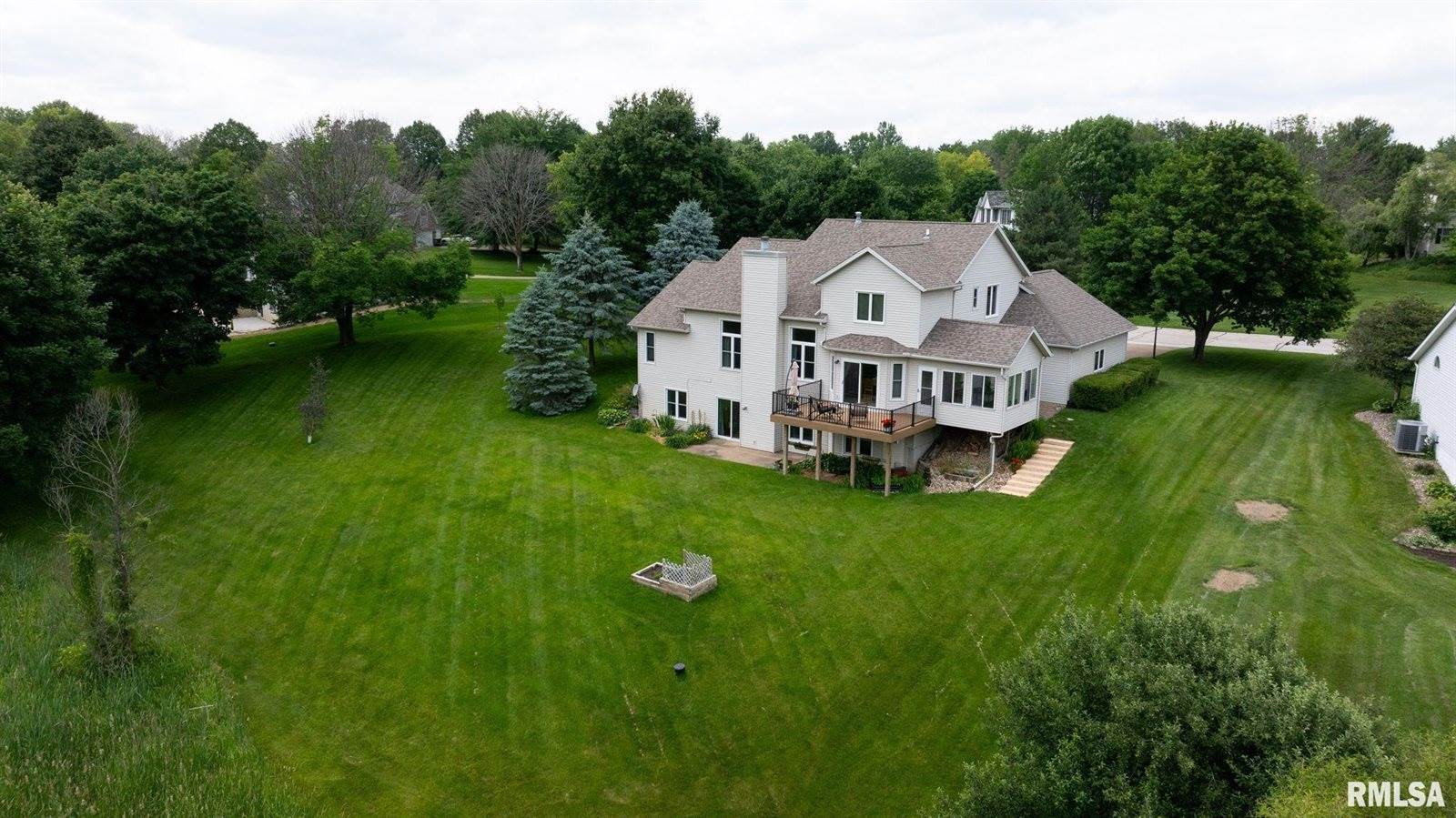 1010 Meadows Circle, Bettendorf, IA 52722