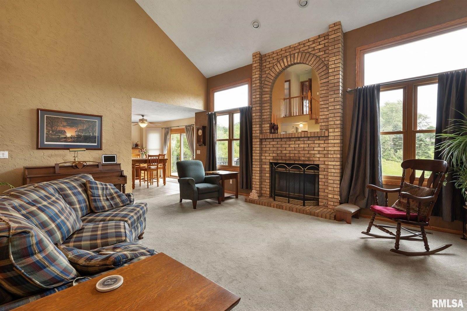 1010 Meadows Circle, Bettendorf, IA 52722