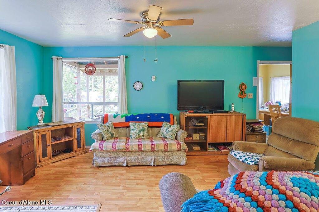 164 West Fork Pine Creek Rd, Pinehurst, ID 83850