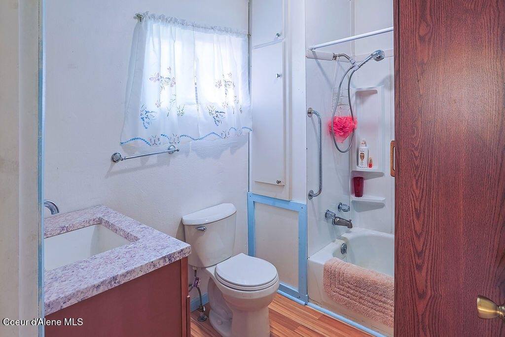 164 West Fork Pine Creek Rd, Pinehurst, ID 83850