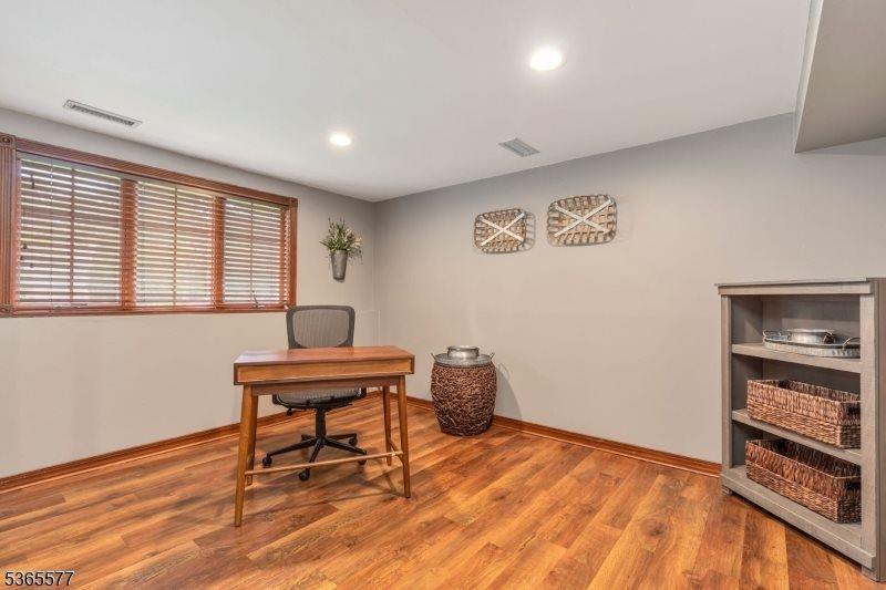 114 Fawn Ridge Dr, Long Hill Township, NJ 07946