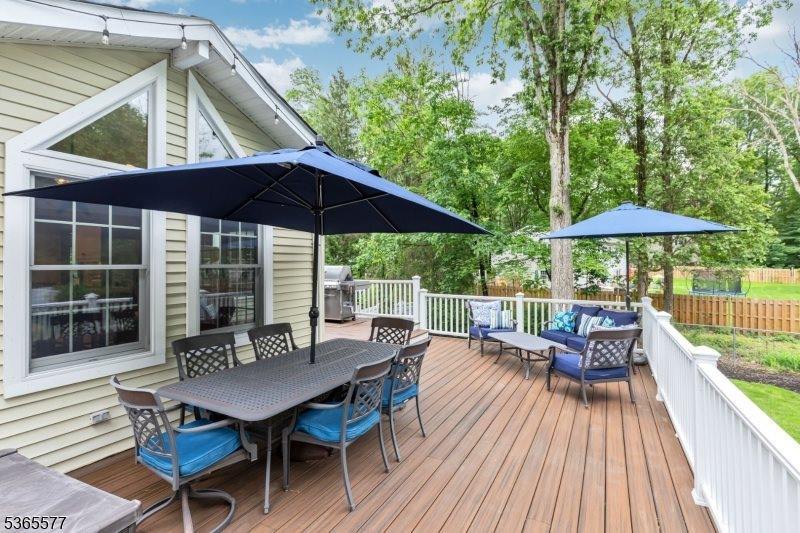 114 Fawn Ridge Dr, Long Hill Township, NJ 07946