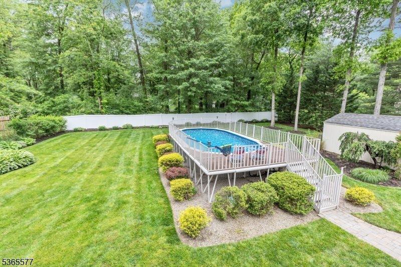 114 Fawn Ridge Dr, Long Hill Township, NJ 07946