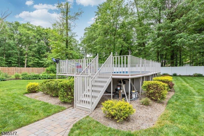 114 Fawn Ridge Dr, Long Hill Township, NJ 07946