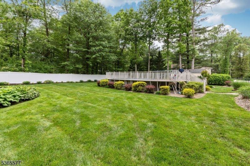 114 Fawn Ridge Dr, Long Hill Township, NJ 07946