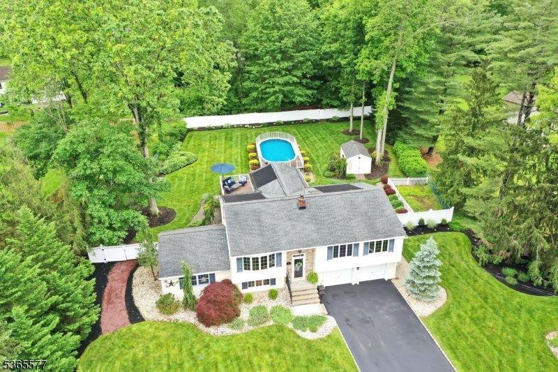 114 Fawn Ridge Dr, Long Hill Township, NJ 07946