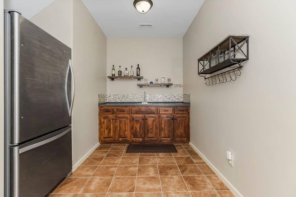 900 Buckeye Lane, Pleasant Hill, MO 64080