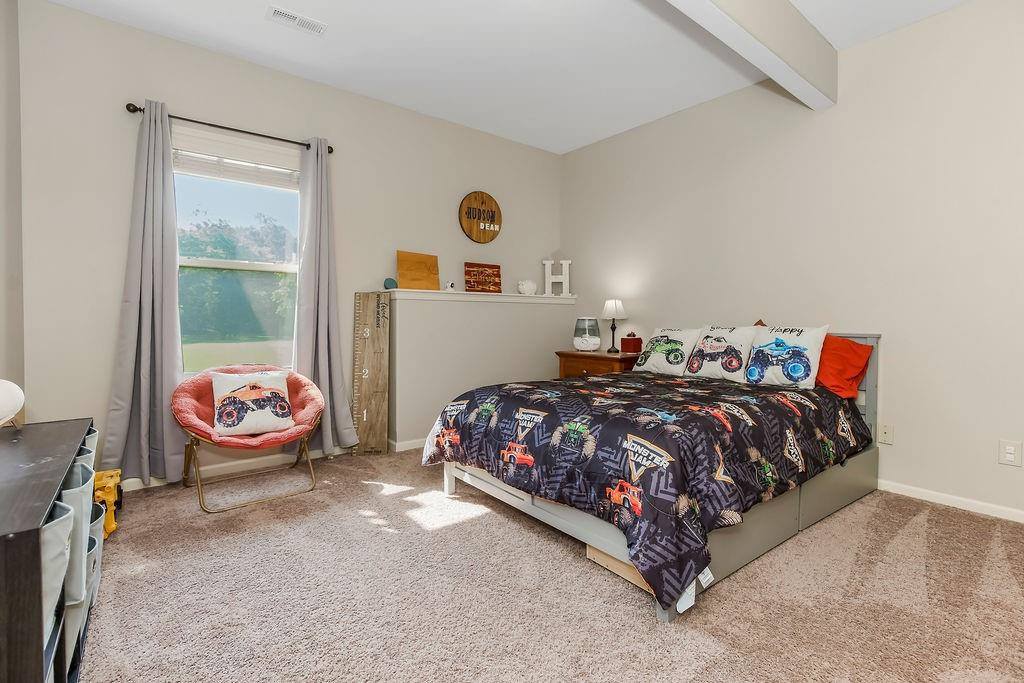 900 Buckeye Lane, Pleasant Hill, MO 64080