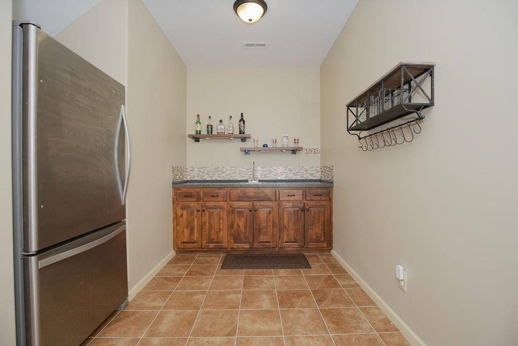 900 Buckeye Lane, Pleasant Hill, MO 64080