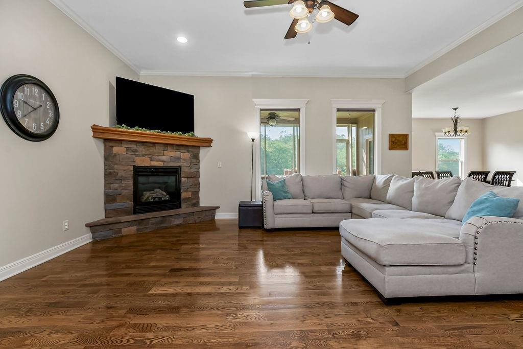 900 Buckeye Lane, Pleasant Hill, MO 64080