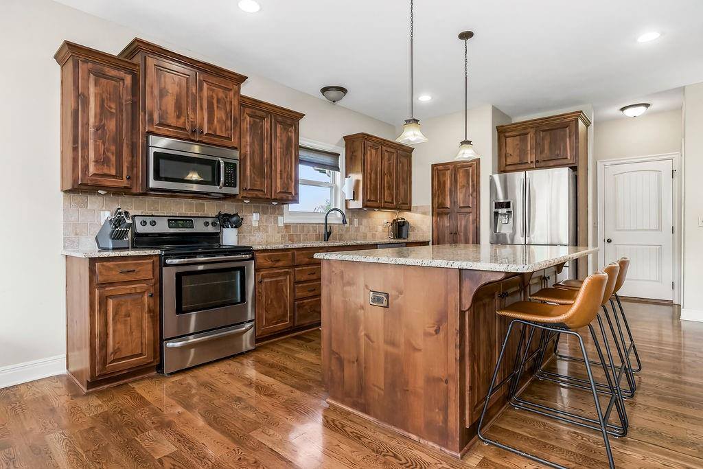 900 Buckeye Lane, Pleasant Hill, MO 64080