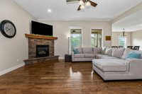 900 Buckeye Lane, Pleasant Hill, MO 64080