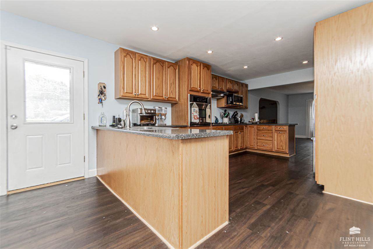 2505 Old Highway 40, Junction City, KS 66441