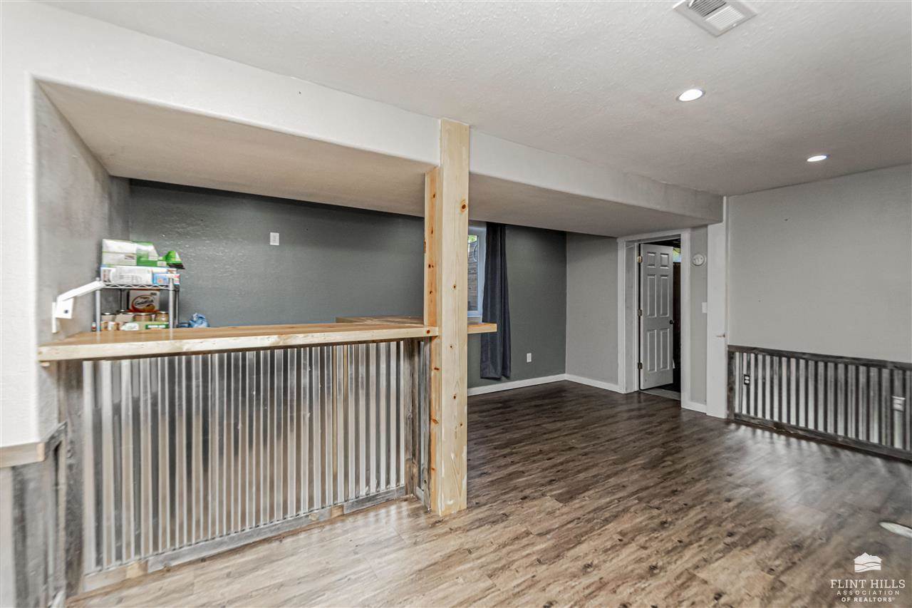 2505 Old Highway 40, Junction City, KS 66441