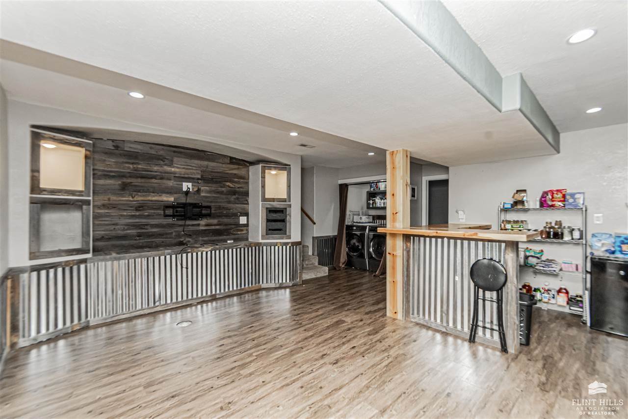 2505 Old Highway 40, Junction City, KS 66441