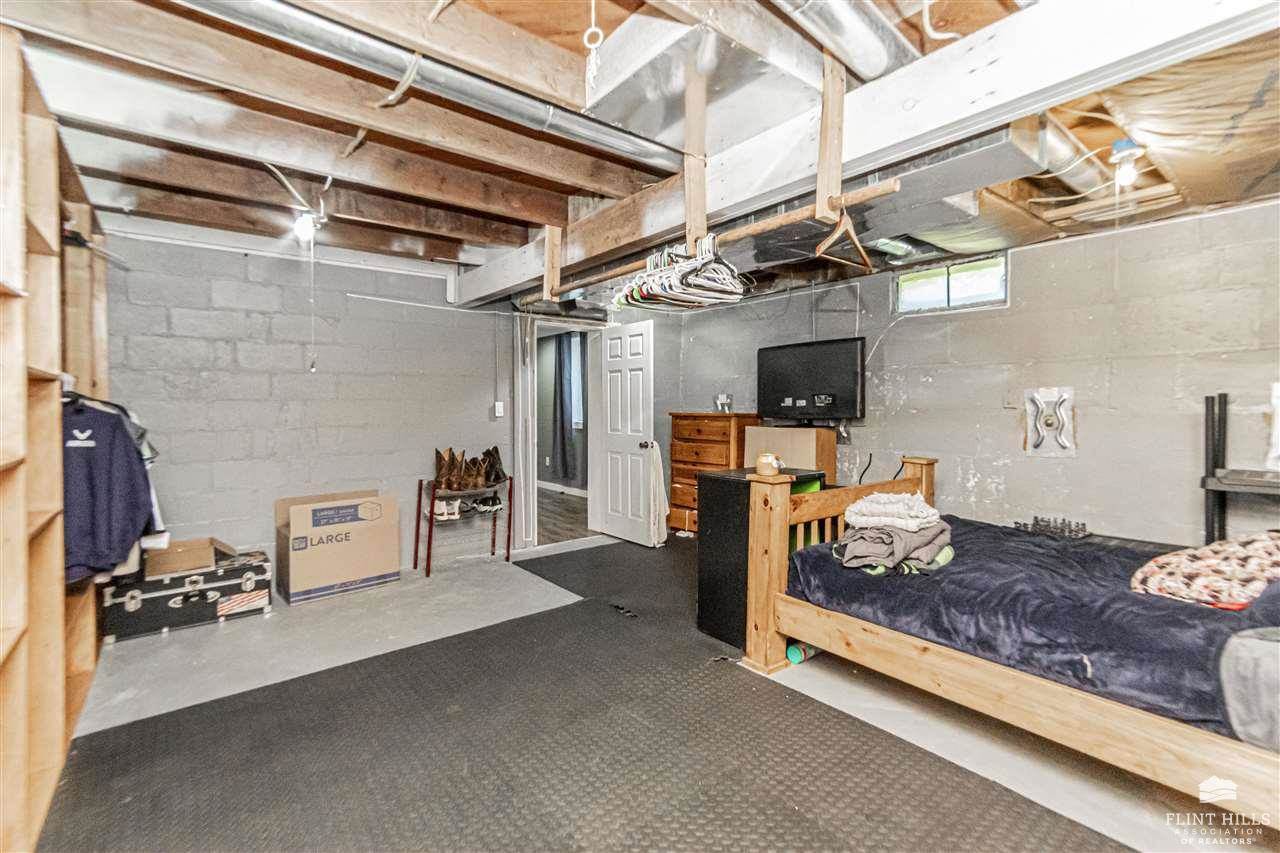 2505 Old Highway 40, Junction City, KS 66441