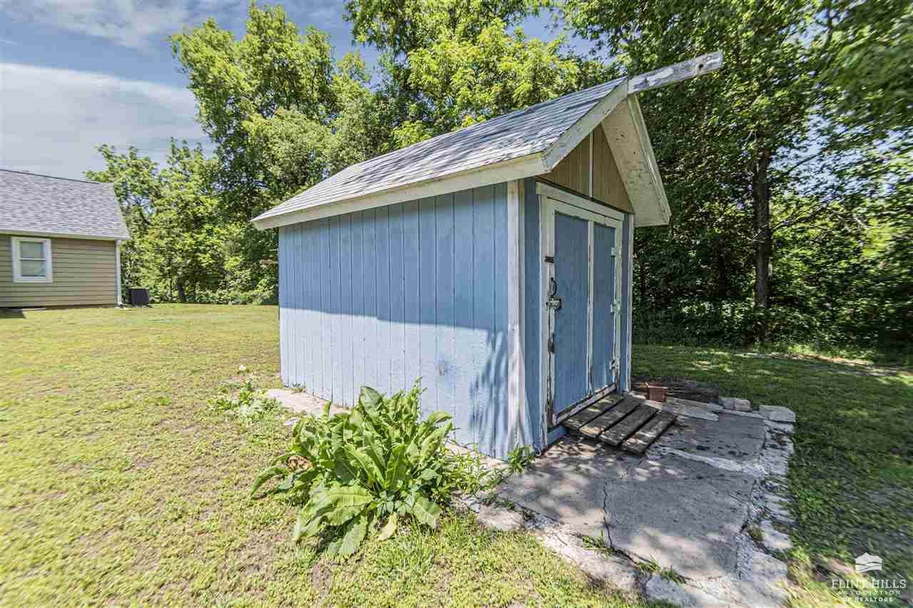 2505 Old Highway 40, Junction City, KS 66441