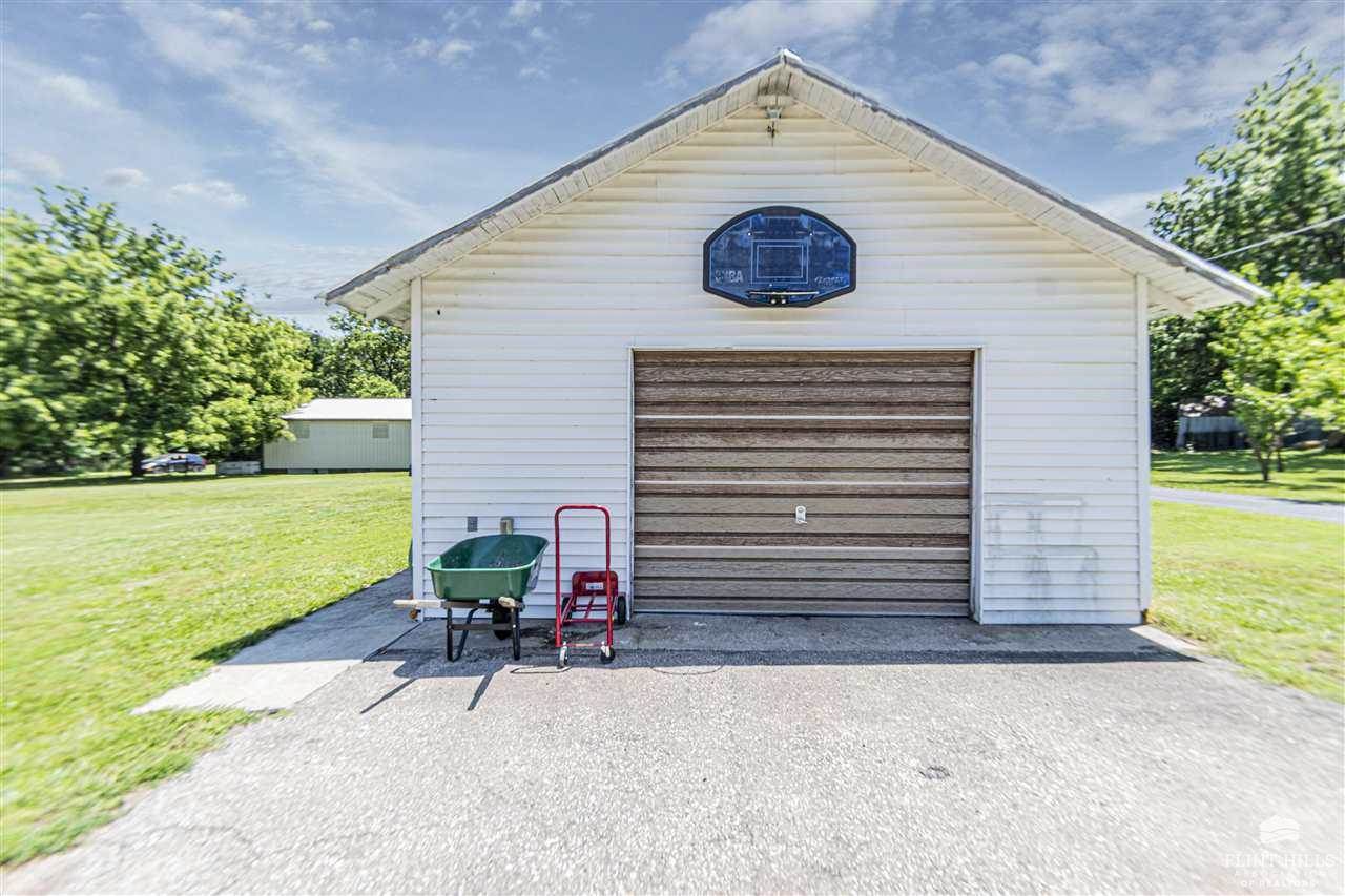 2505 Old Highway 40, Junction City, KS 66441