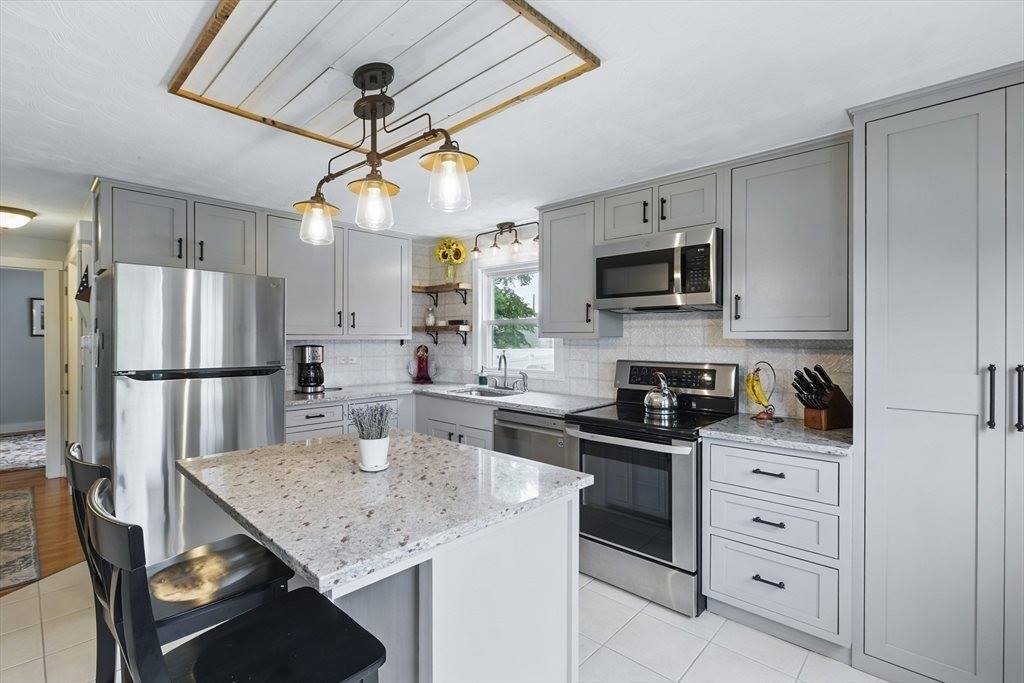 332 Treble Cove Rd, Billerica, MA 01862