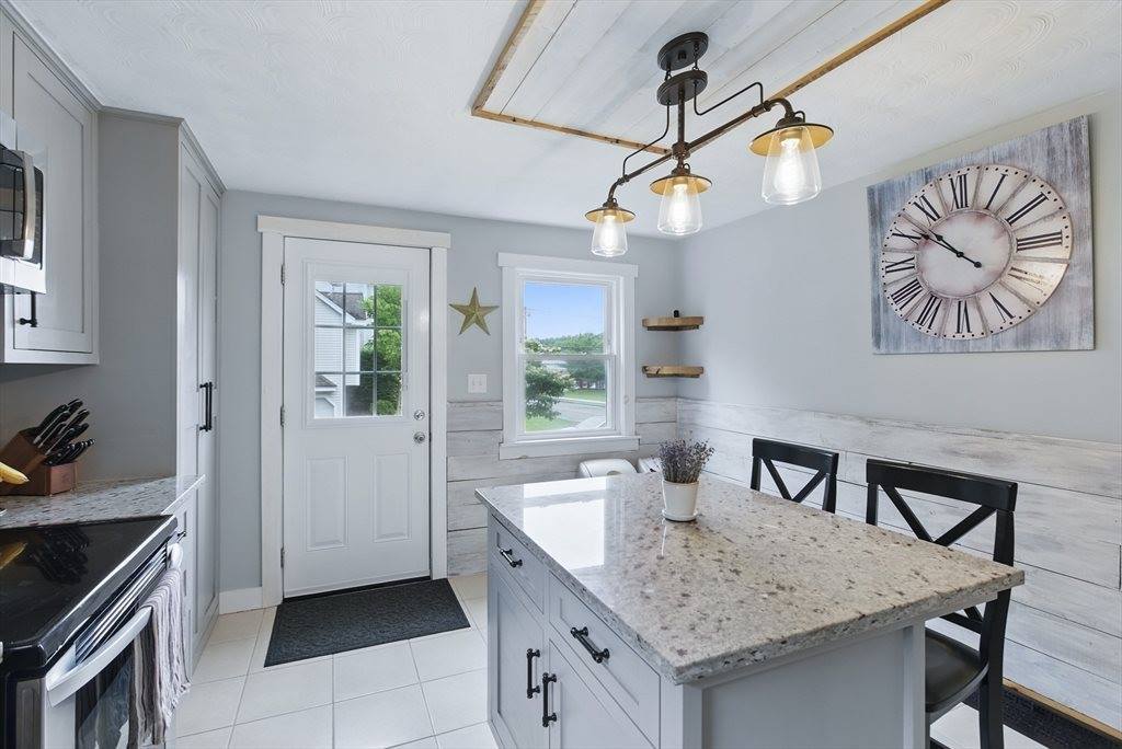 332 Treble Cove Rd, Billerica, MA 01862