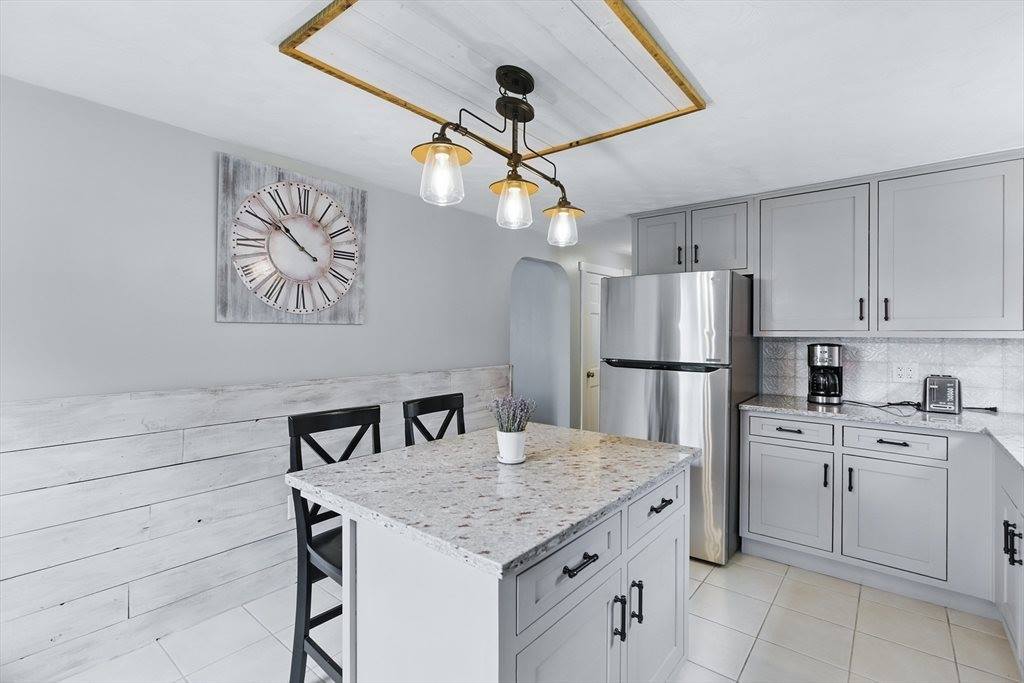 332 Treble Cove Rd, Billerica, MA 01862