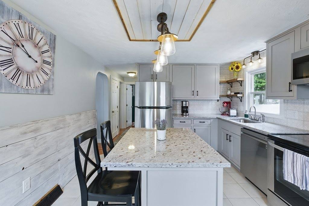 332 Treble Cove Rd, Billerica, MA 01862