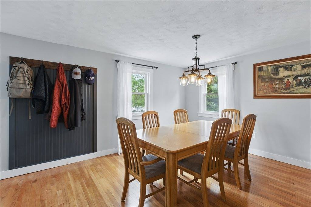 332 Treble Cove Rd, Billerica, MA 01862