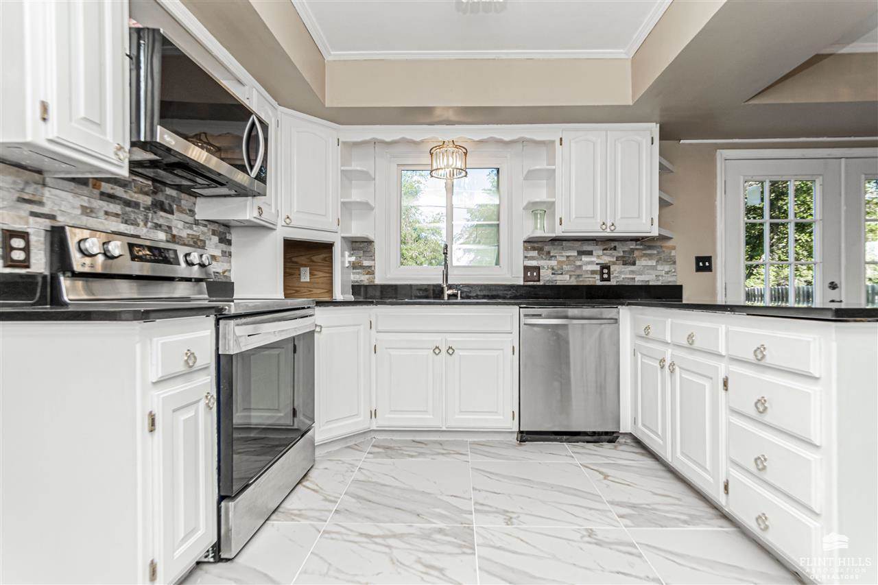 302 Arapahoe Court, Junction City, KS 66441