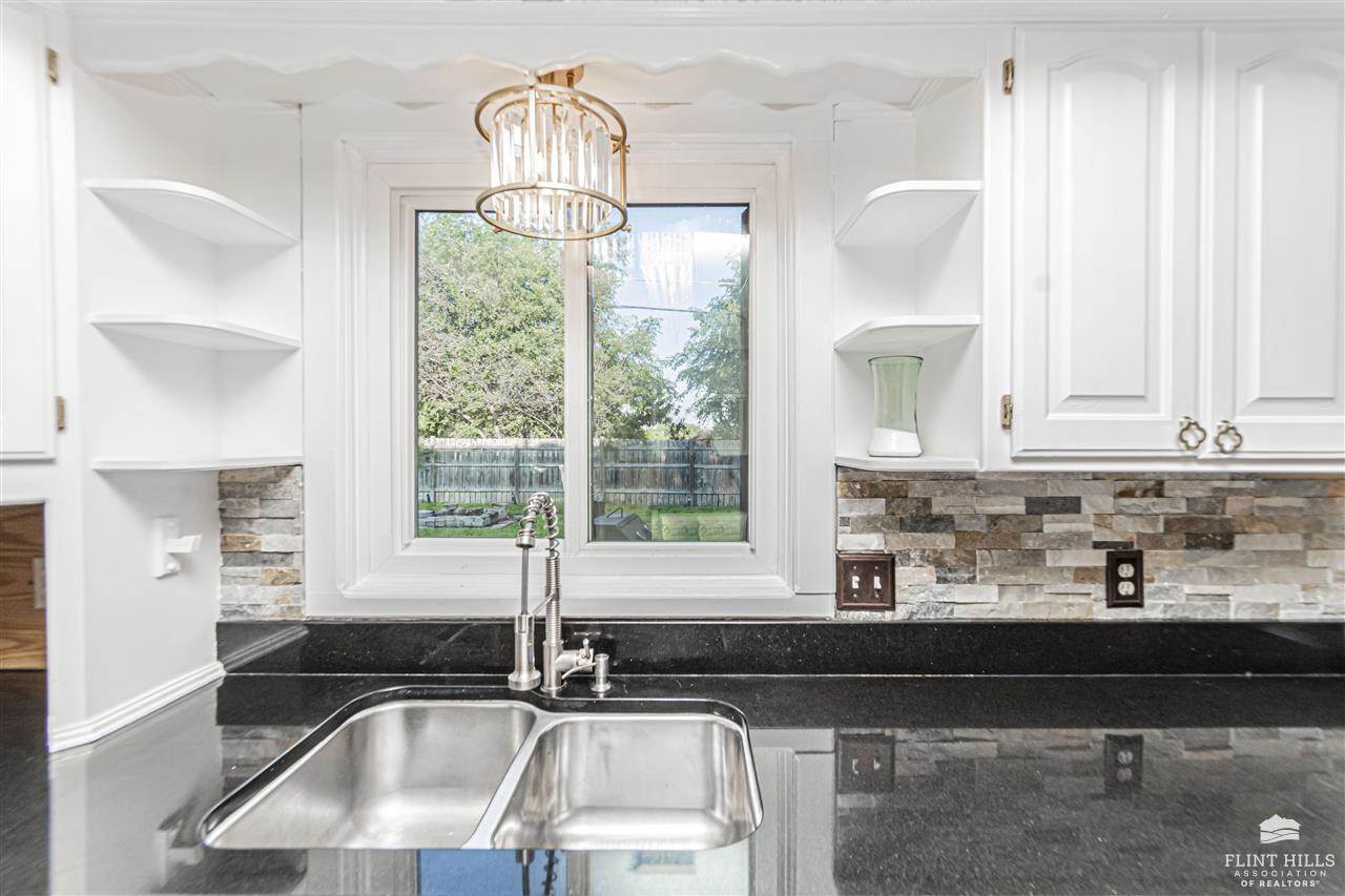 302 Arapahoe Court, Junction City, KS 66441