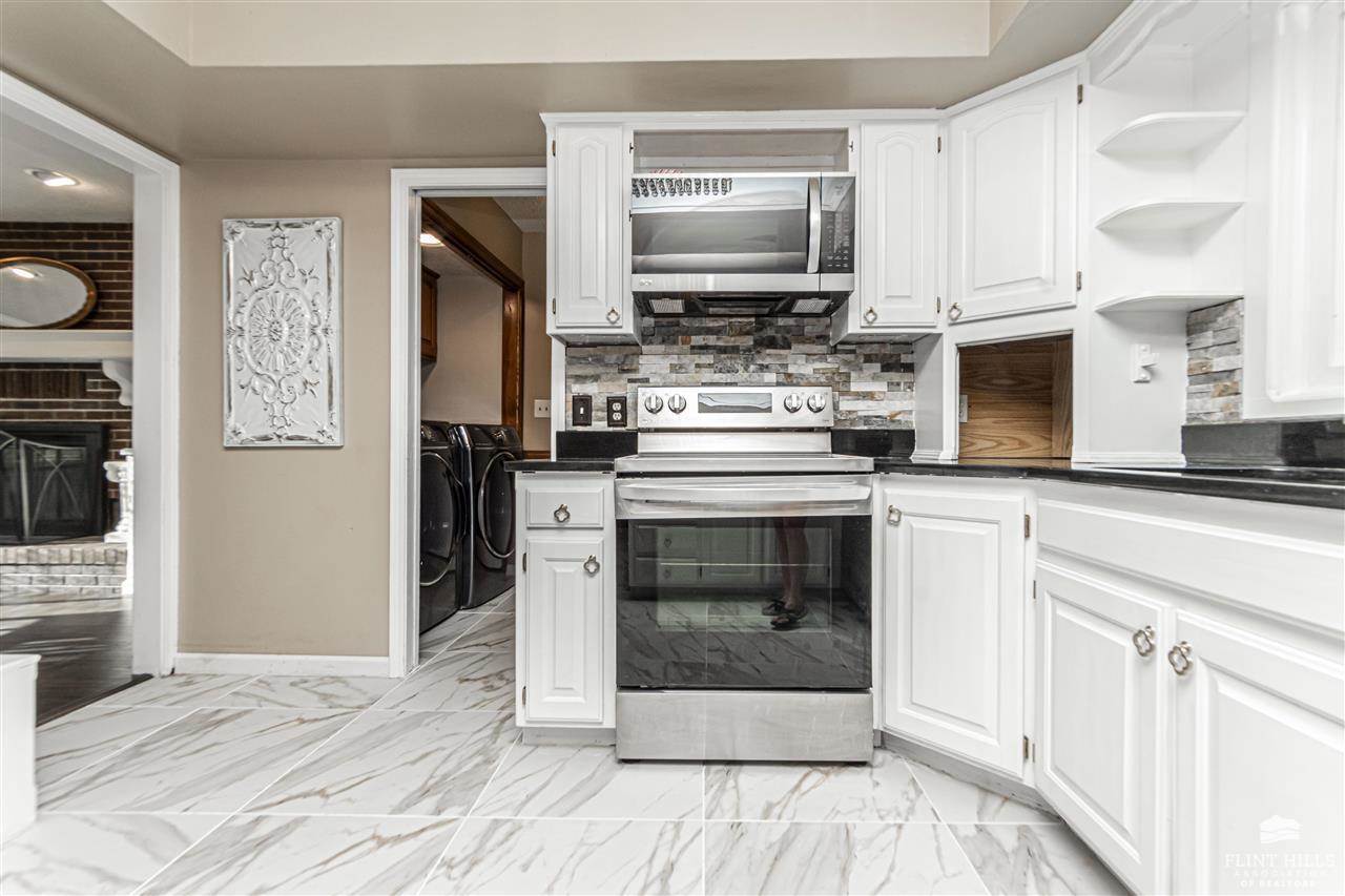 302 Arapahoe Court, Junction City, KS 66441