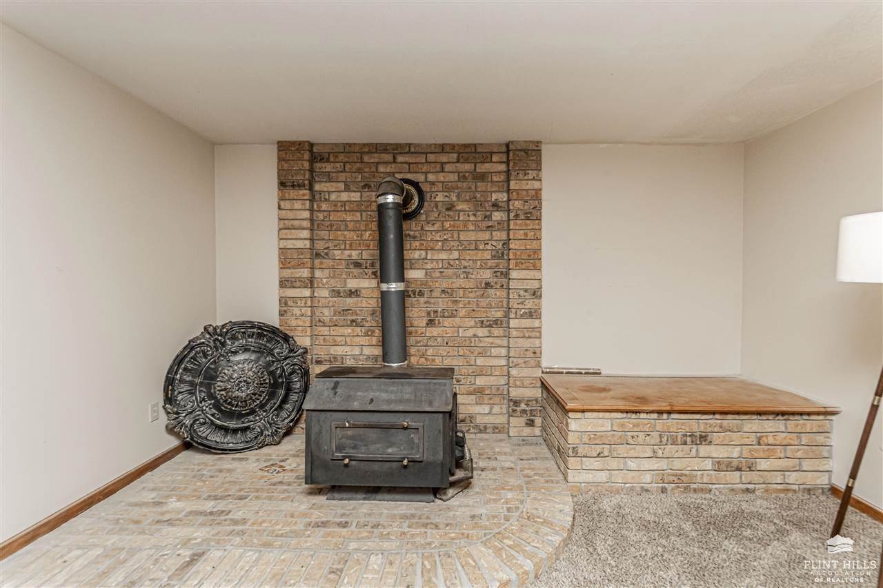 302 Arapahoe Court, Junction City, KS 66441