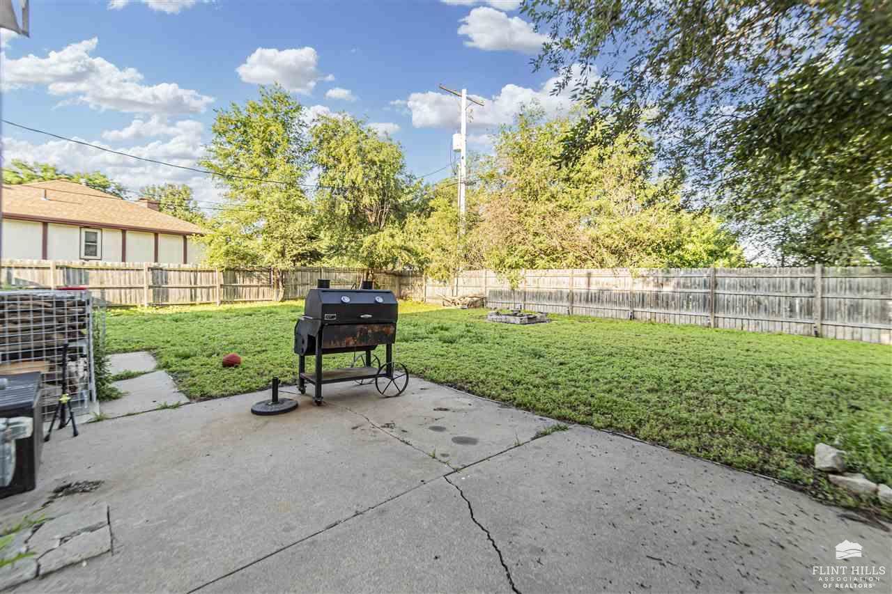 302 Arapahoe Court, Junction City, KS 66441