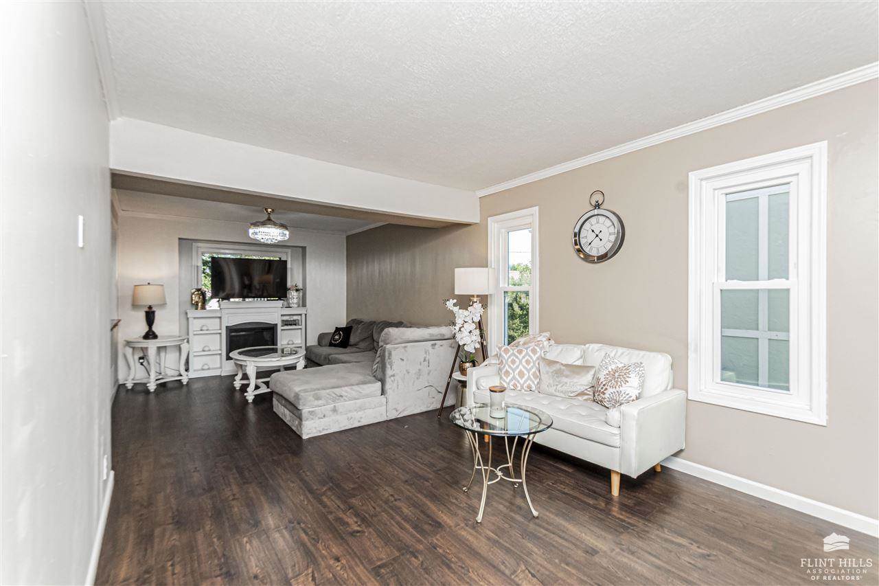 302 Arapahoe Court, Junction City, KS 66441