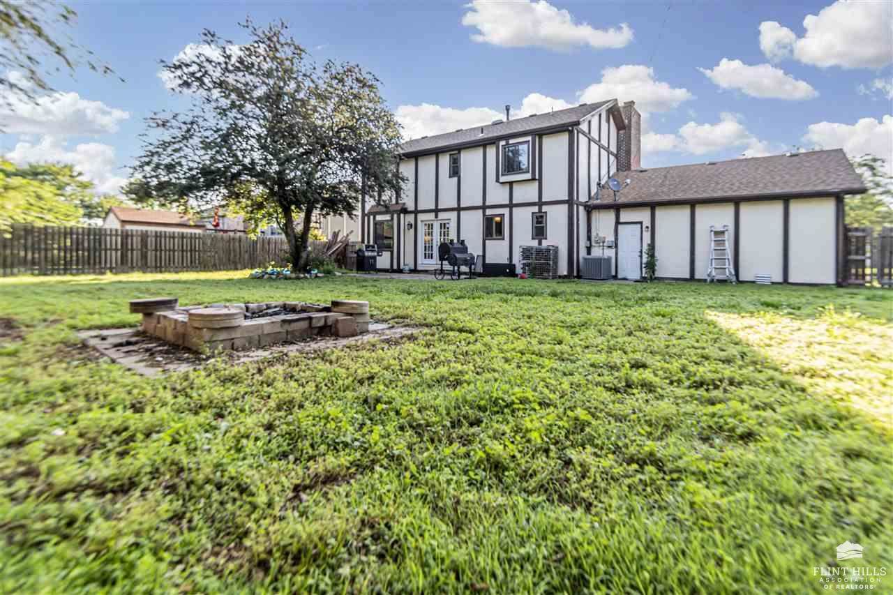 302 Arapahoe Court, Junction City, KS 66441