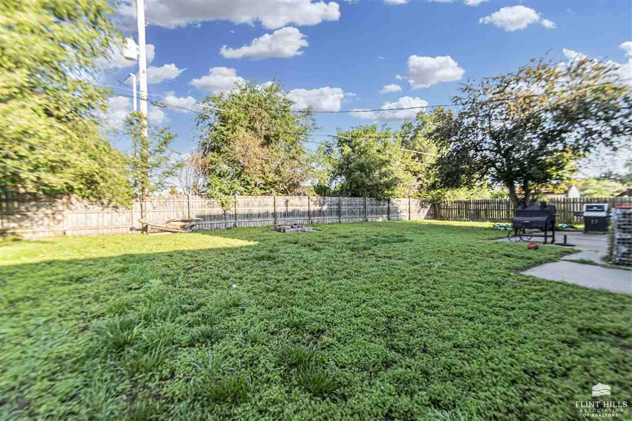 302 Arapahoe Court, Junction City, KS 66441