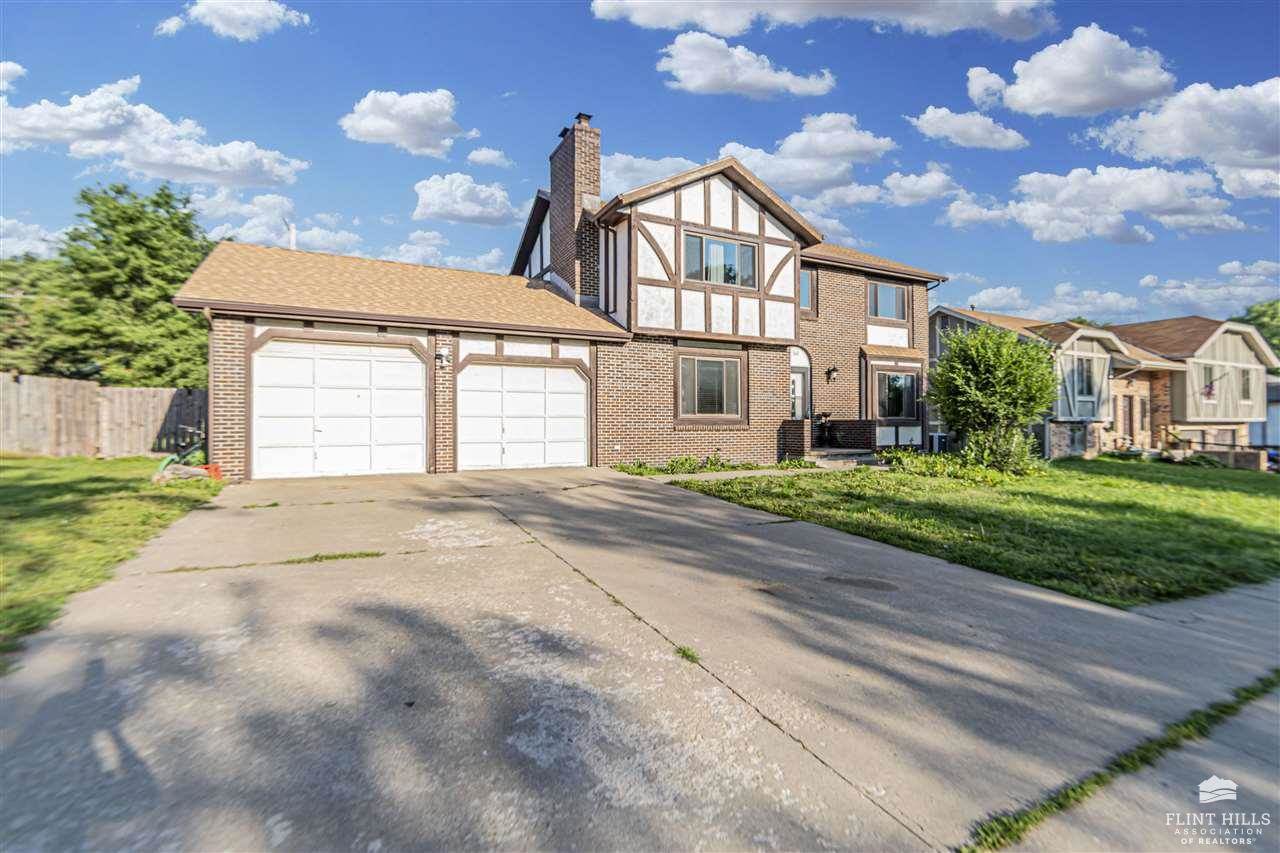 302 Arapahoe Court, Junction City, KS 66441