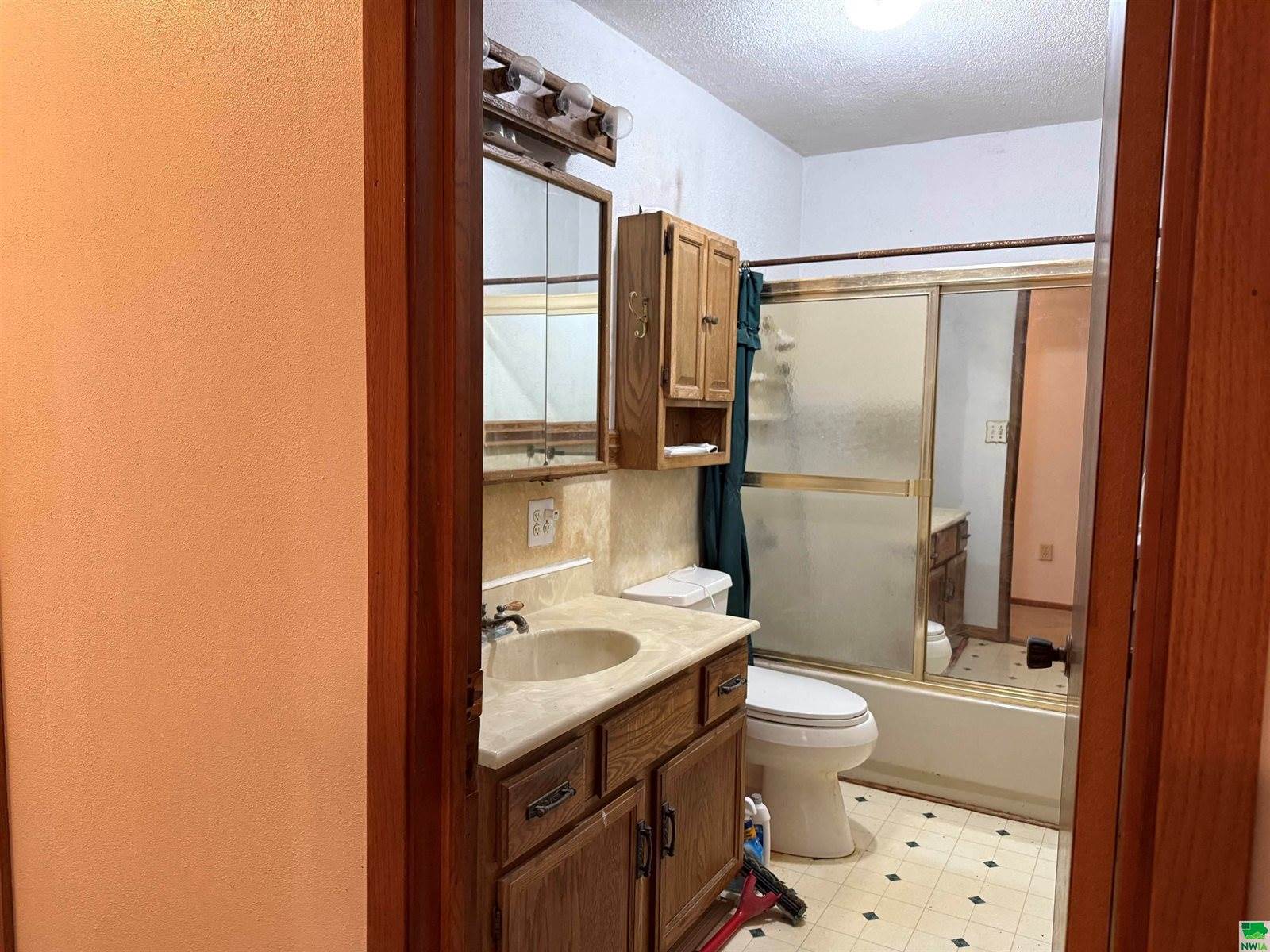 540 S 8th St, Akron, IA 51001