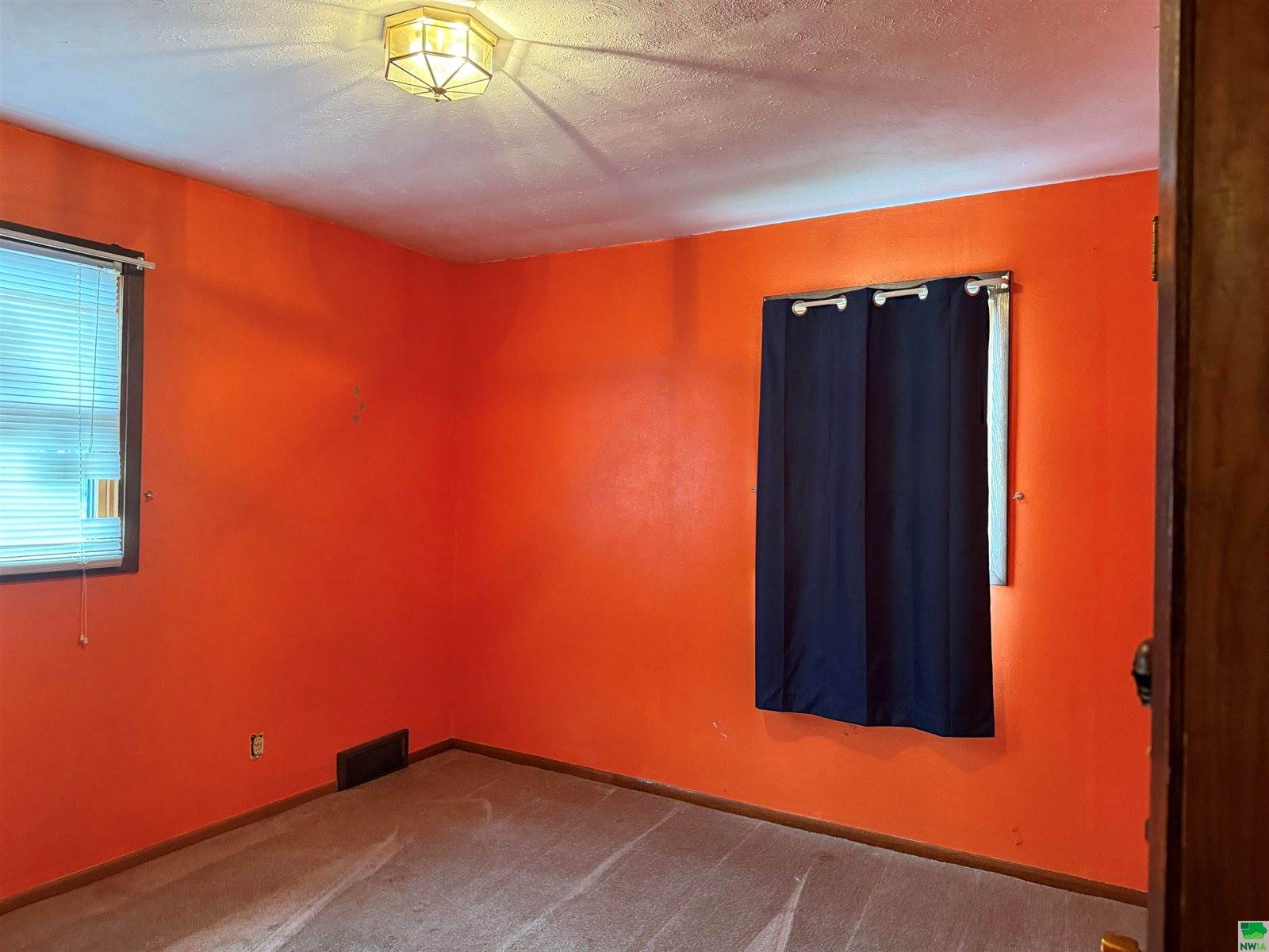 540 S 8th St, Akron, IA 51001