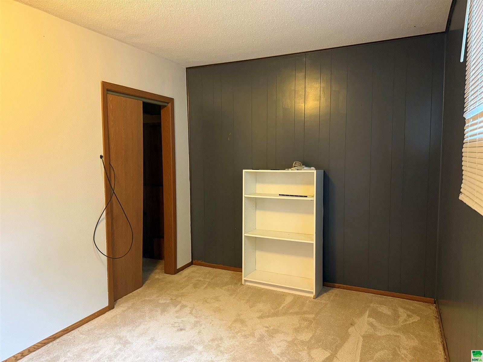 540 S 8th St, Akron, IA 51001