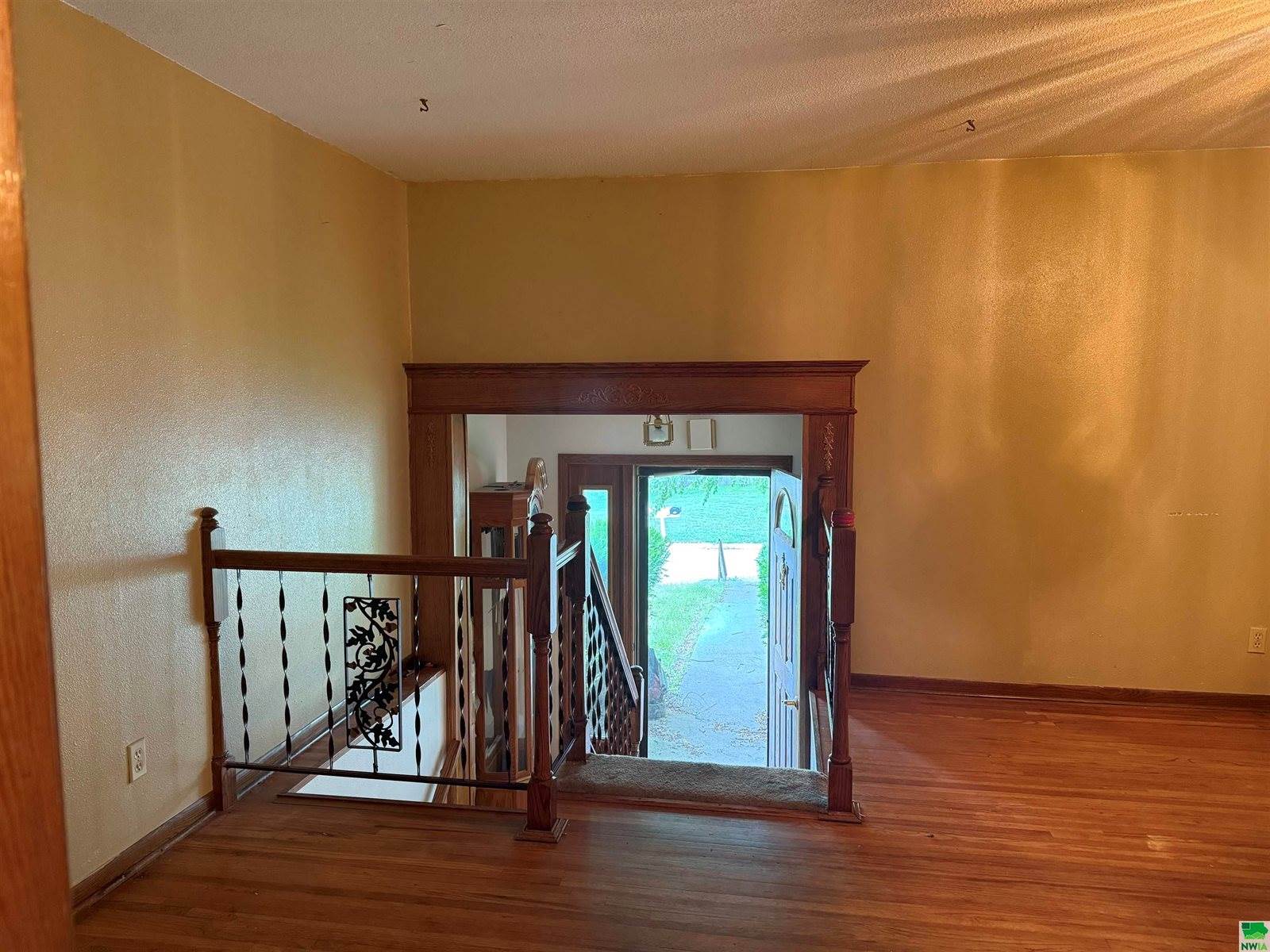 540 S 8th St, Akron, IA 51001