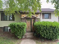 540 S 8th St, Akron, IA 51001