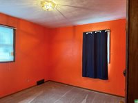 540 S 8th St, Akron, IA 51001